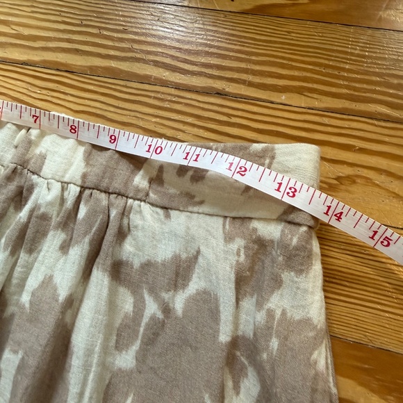 EUC sz 4 Vince Camuto Women's Floral Midi tan skirt with pockets - Picture 6 of 6